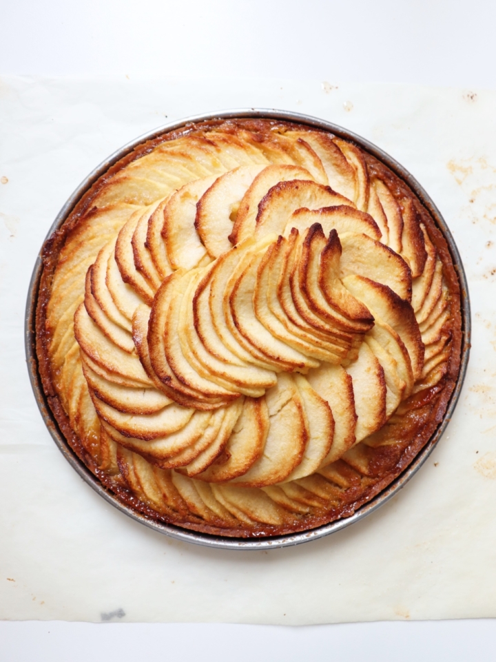 Tarte aux pommes classique, crème d'amande et compote - Recette Olivia Pâtisse