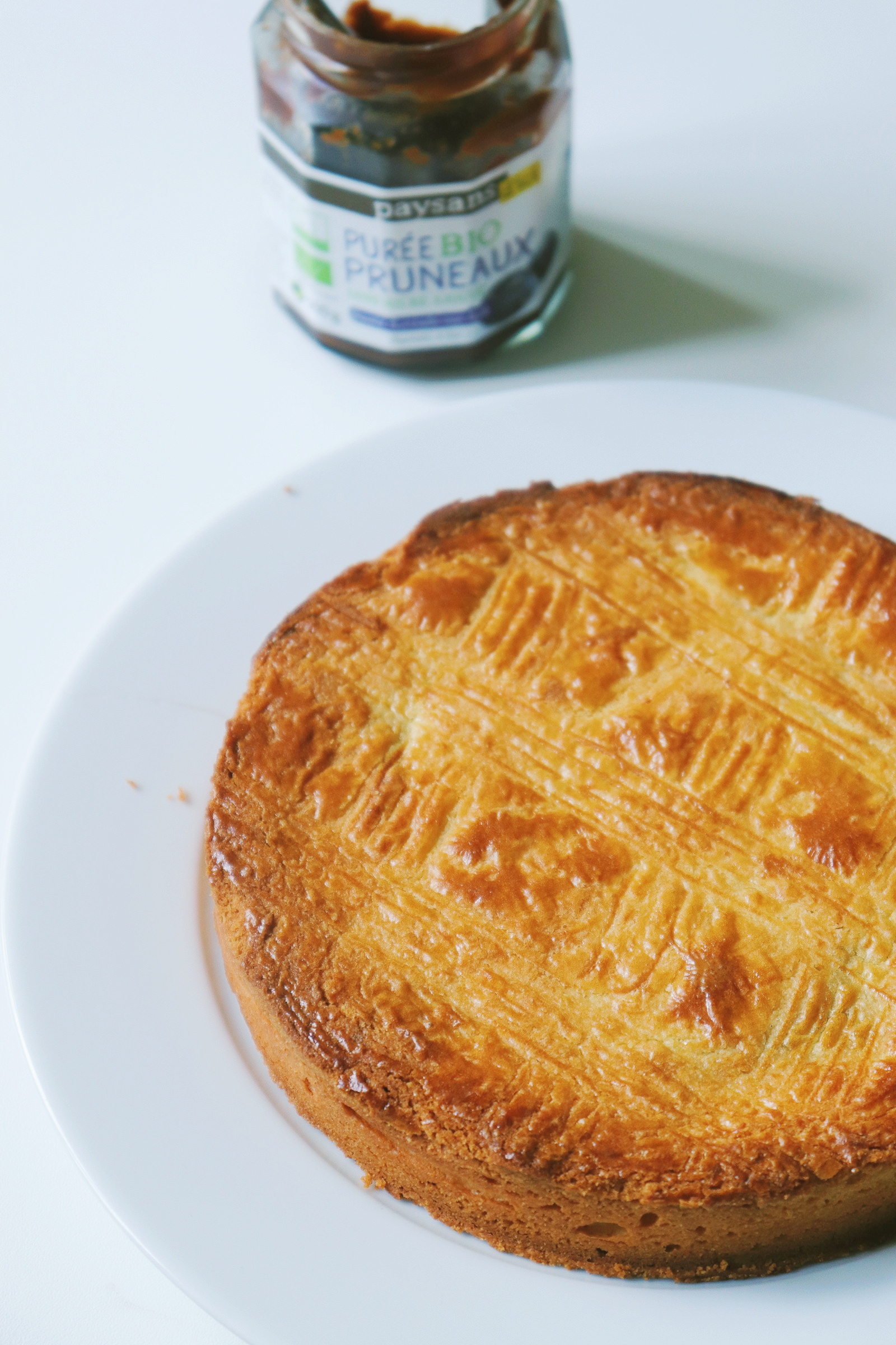 Gâteau Breton traditionnel aux pruneaux - Olivia tarnished Recipe