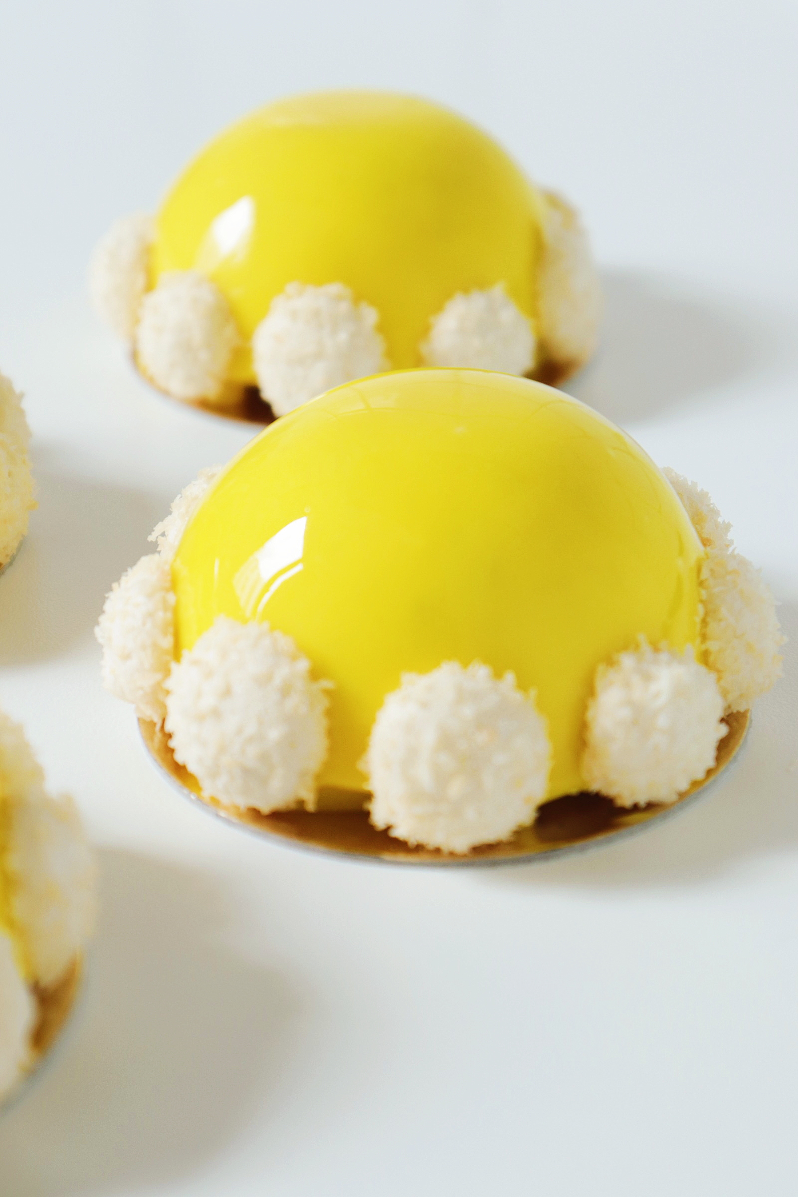 Recettes entremets dômes ananas, coco et vanille