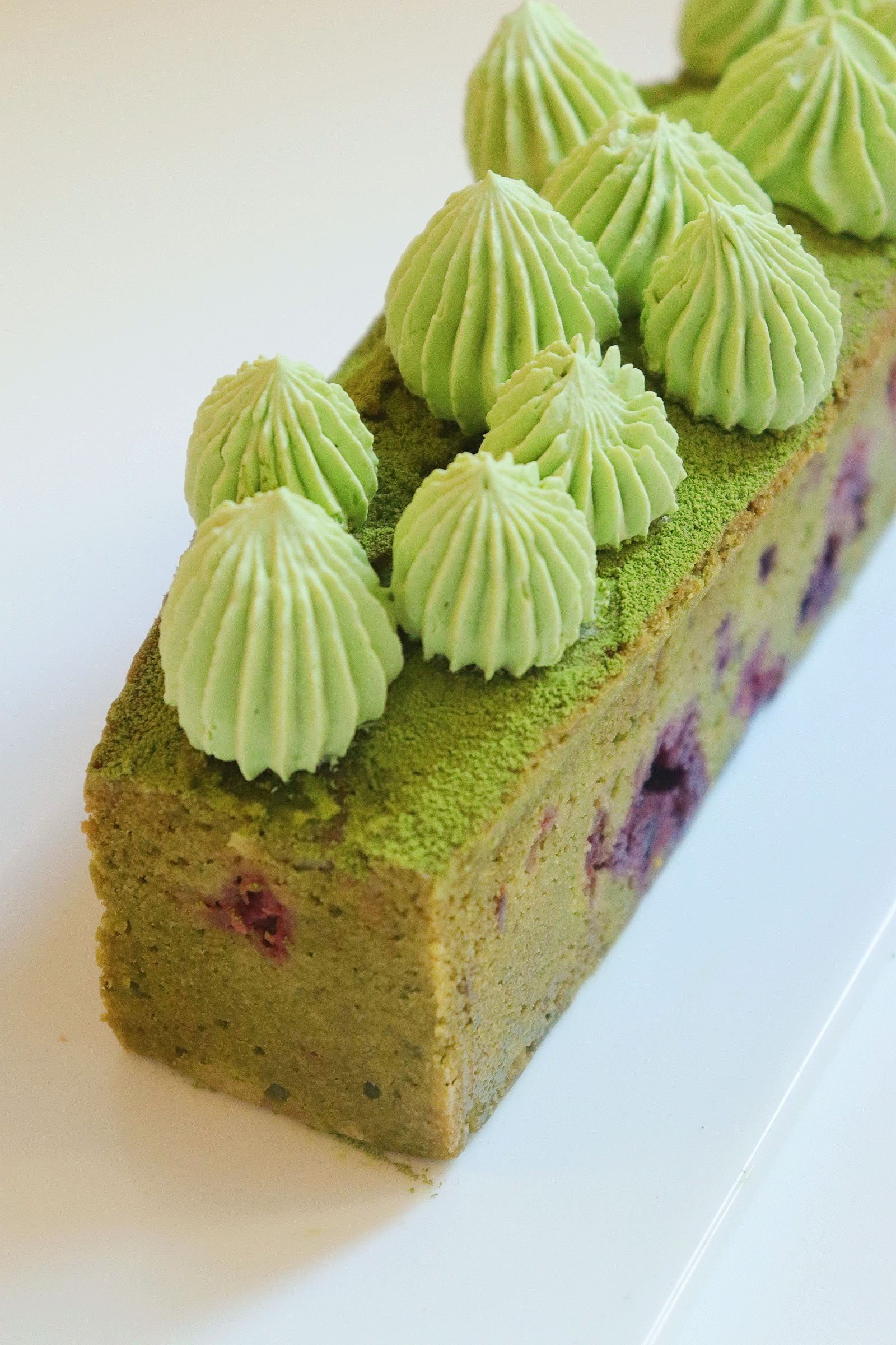 Quatre-quarts au matcha et fruits rouges - Olivia tarnished Recipe