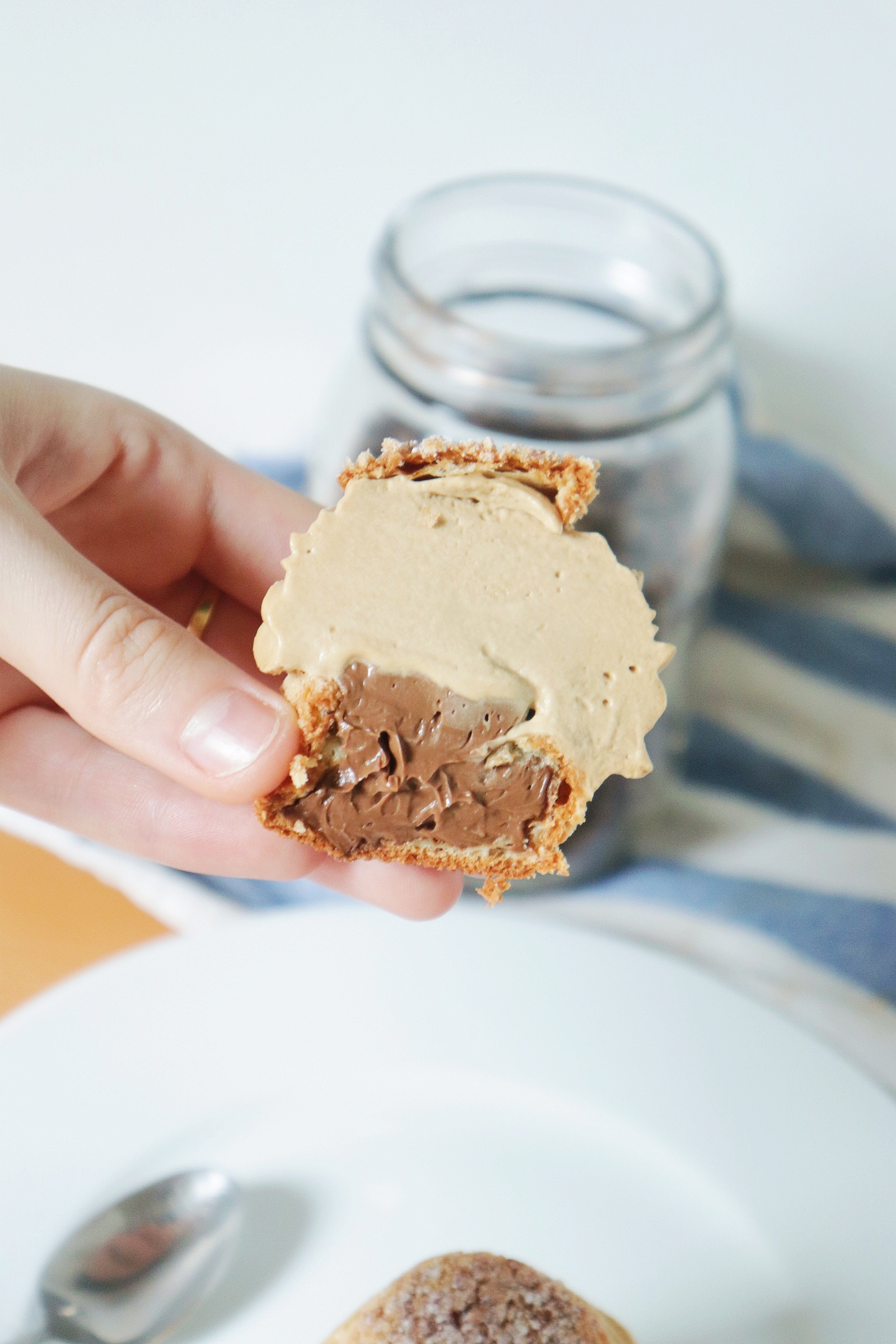 Choux au café et chocolat au lait - Recette Olivia Pâtisse