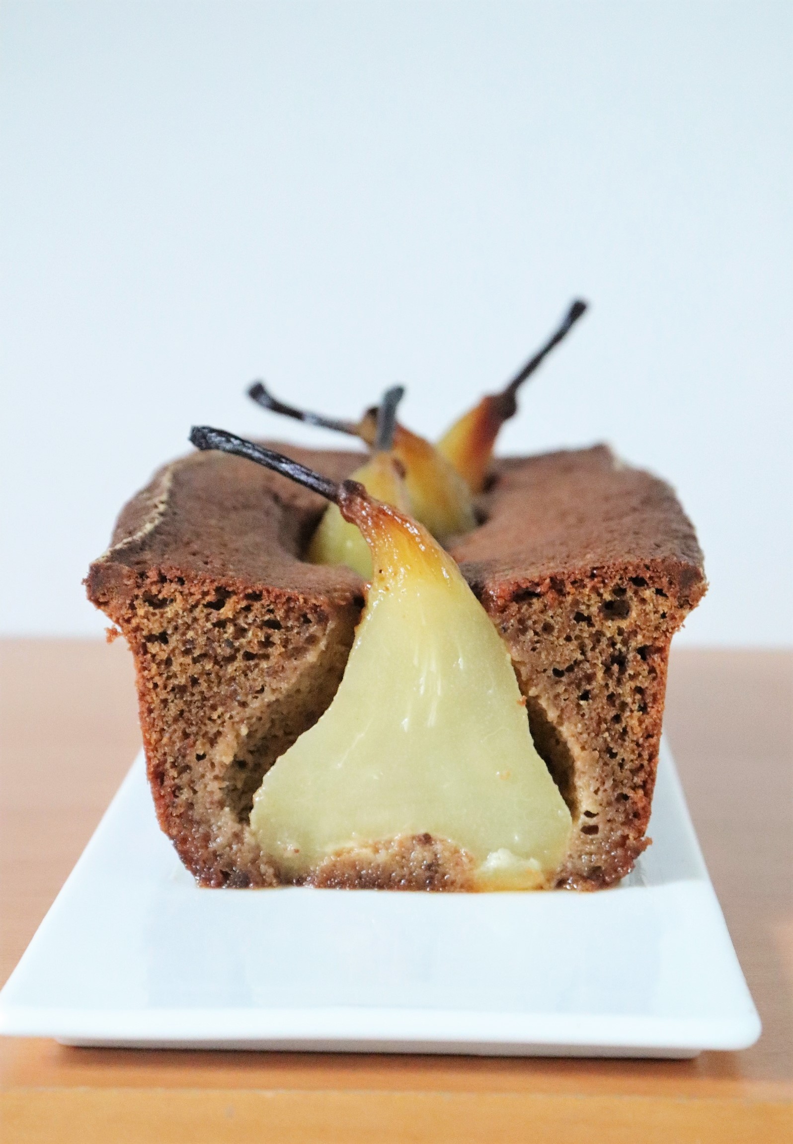 Cake noisette, poire et tonka, si moelleux et savoureux! Recette Olivia Pâtisse