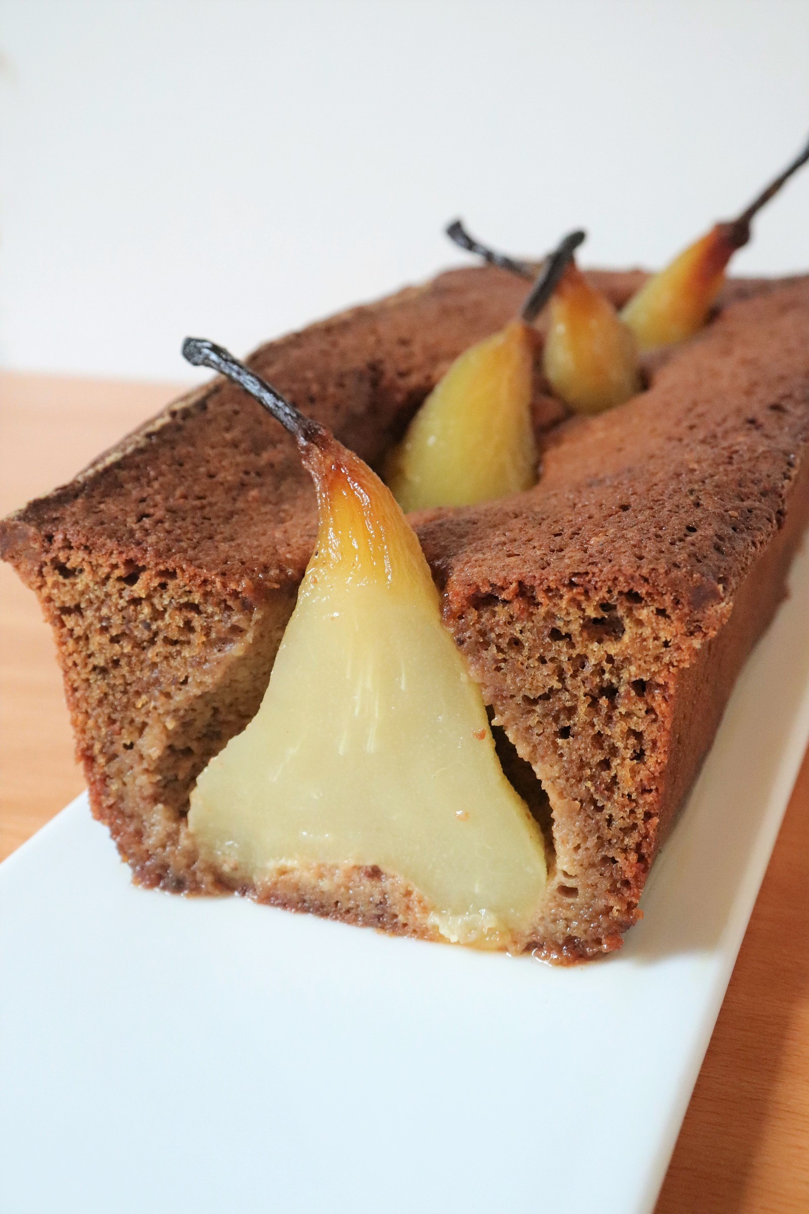 Cake noisette, poire et tonka, si moelleux et savoureux! Recette Olivia Pâtisse