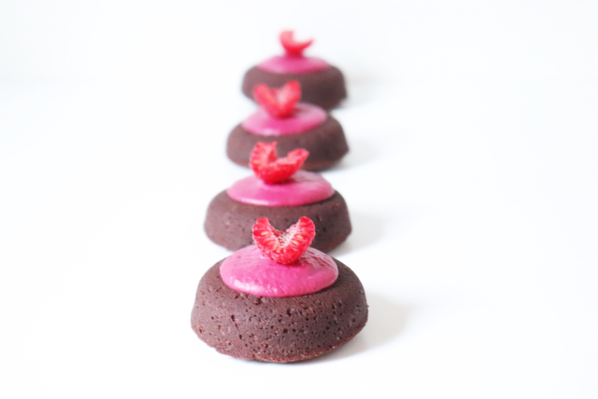 Financiers chocolat ganache Ruby framboise - Recette Olivia Pâtisse - (chocolat Ruby Callebaut)