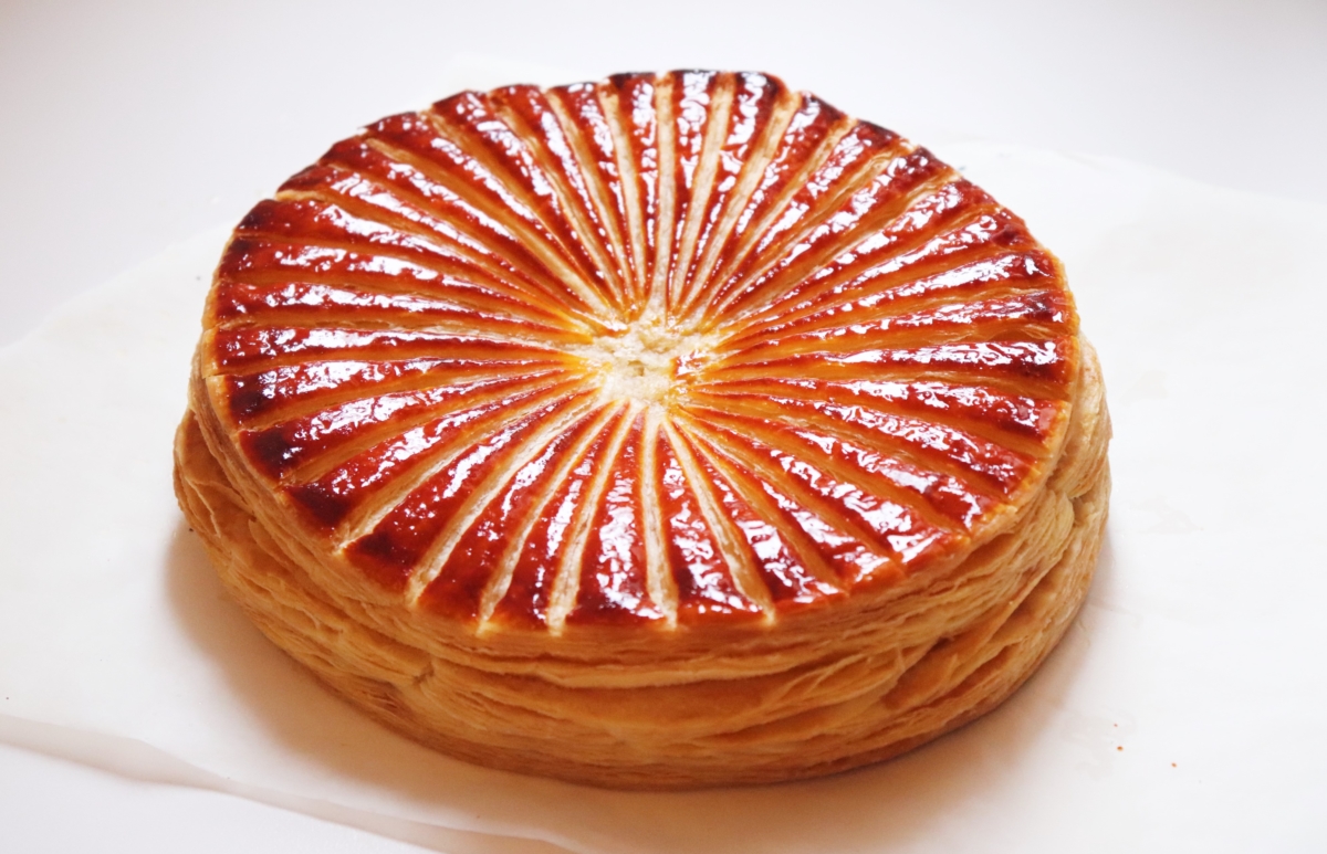 Galette des rois clémentine - Recette épiphanie - Olivia Pâtisse (pâte feuilletée inversée et frangipane clémentine)