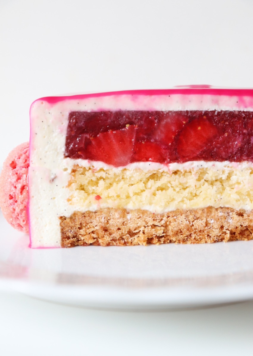 Entremets fraise, coco, vanille - Recette Olivia Pâtisse